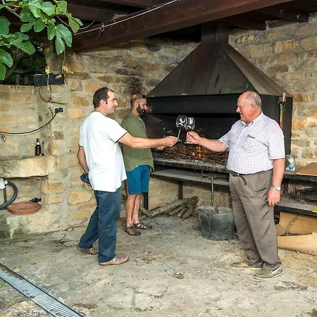 Casa Pichon Etxea Con Degustacion Vinos Muro