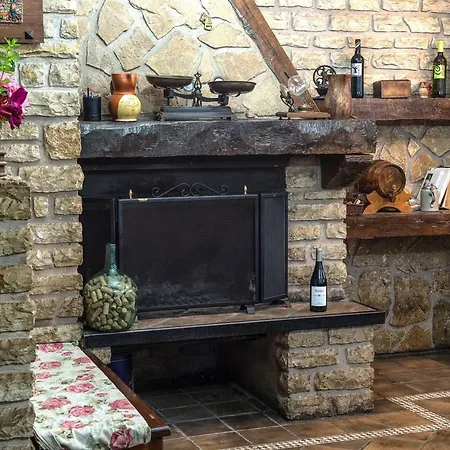 Casa Pichon Etxea Con Degustacion Vinos Muro Farmház